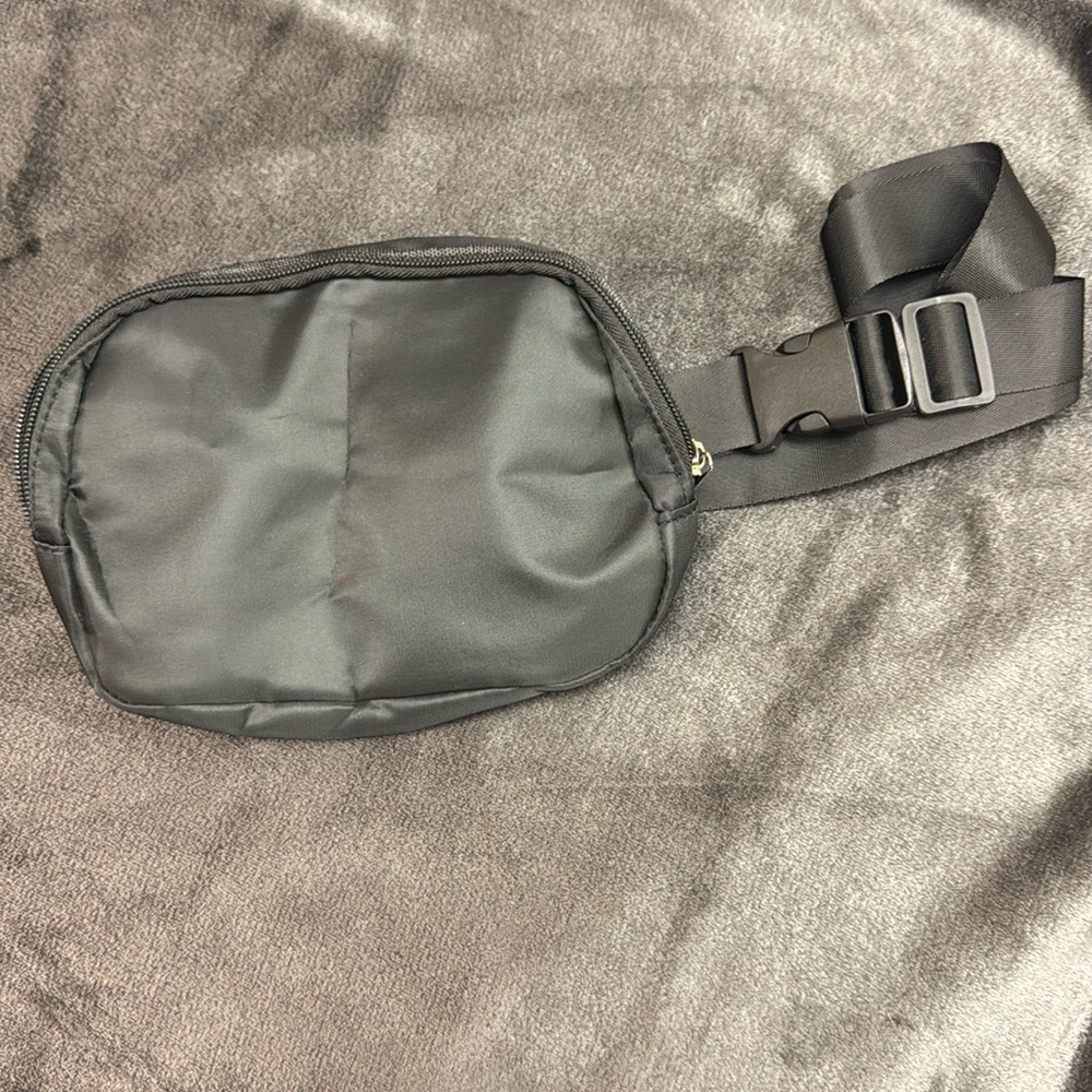 SHEIN belt bag black never worn